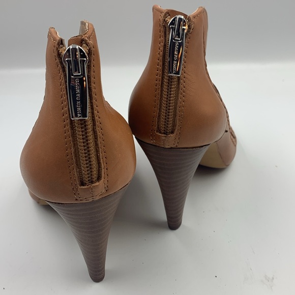 High heel booties. - Picture 3 of 4